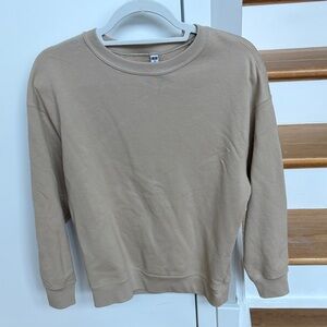 Uniqlo women’s Beige Crewneck Sweater
